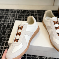 代购级 MaisonMargiela MM6 马吉拉 26新色 情侣款 德训鞋 休闲 运动鞋 原版购入开发 做货 鬼才 代购级 MaisonMargiela MM6 马吉拉 26新色 情侣款 德训鞋 休闲 运动鞋 原版购入开发 做货 鬼才