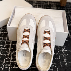 代购级 MaisonMargiela MM6 马吉拉 26新色 情侣款 德训鞋 休闲 运动鞋 原版购入开发 做货 鬼才 代购级 MaisonMargiela MM6 马吉拉 26新色 情侣款 德训鞋 休闲 运动鞋 原版购入开发 做货 鬼才