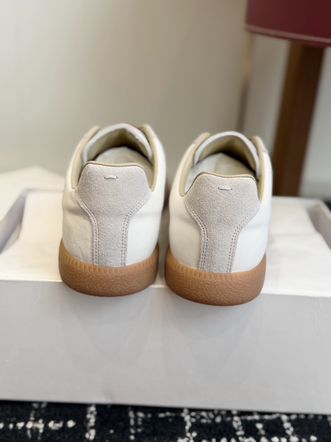 代购级 MaisonMargiela MM6 马吉拉 26新色 情侣款 德训鞋 休闲 运动鞋 原版购入开发 做货 鬼才 代购级 MaisonMargiela MM6 马吉拉 26新色 情侣款 德训鞋 休闲 运动鞋 原版购入开发 做货 鬼才
