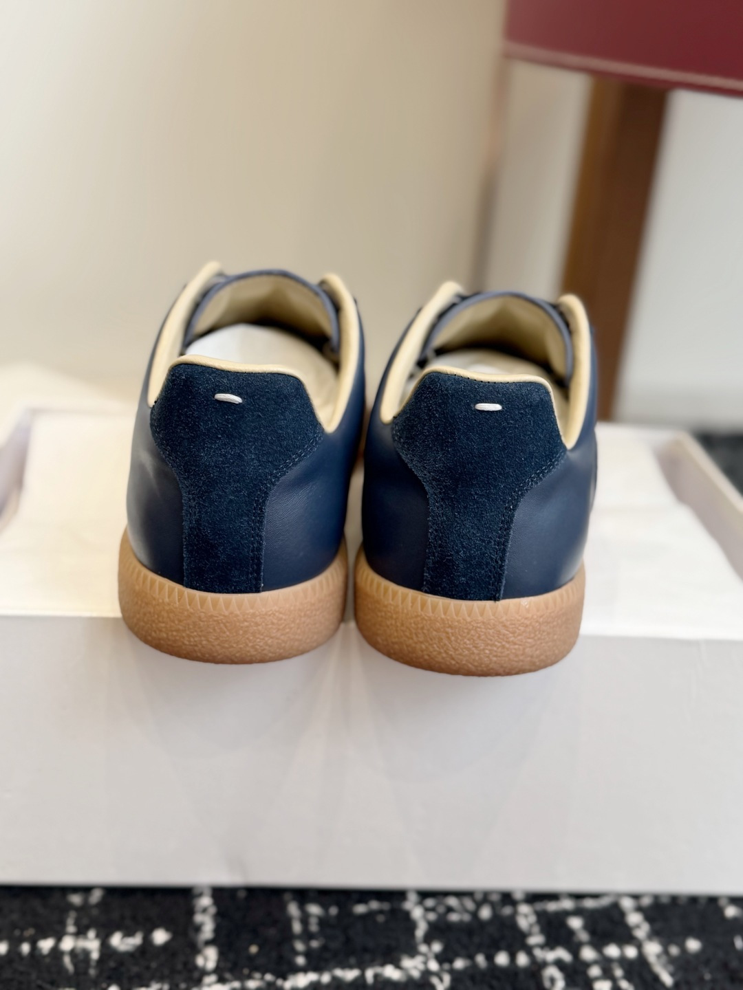 代购级 MaisonMargiela MM6 马吉拉 26新色 情侣款 德训鞋 休闲 运动鞋 原版购入开发 做货 鬼才 代购级 MaisonMargiela MM6 马吉拉 26新色 情侣款 德训鞋 休闲 运动鞋 原版购入开发 做货 鬼才