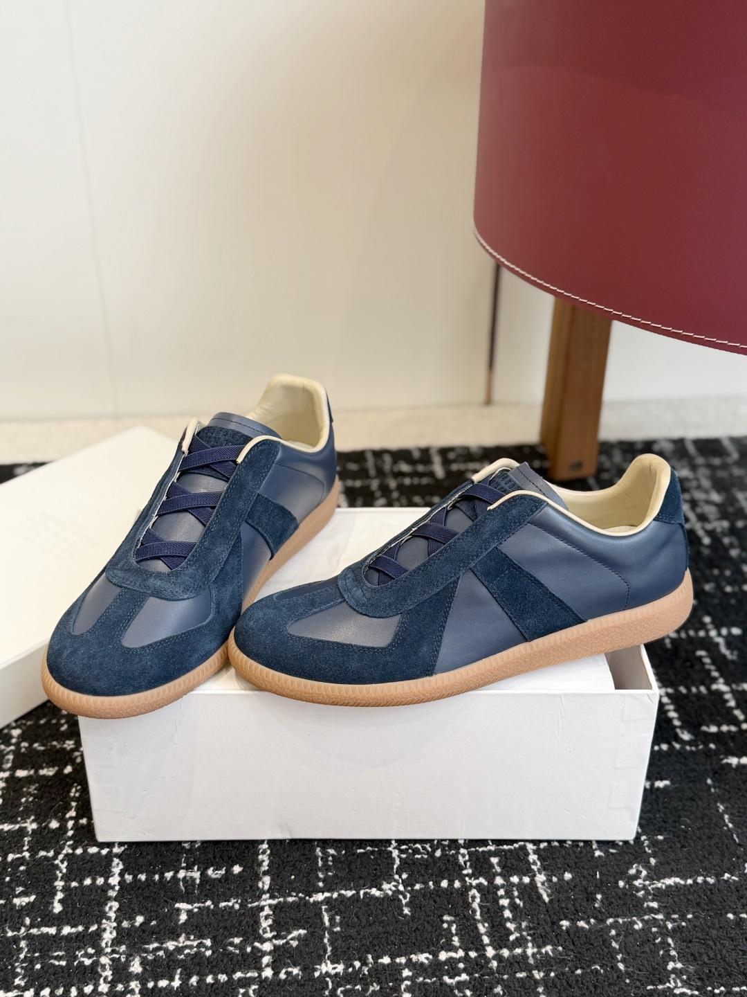 代购级 MaisonMargiela MM6 马吉拉 26新色 情侣款 德训鞋 休闲 运动鞋 原版购入开发 做货 鬼才 代购级 MaisonMargiela MM6 马吉拉 26新色 情侣款 德训鞋 休闲 运动鞋 原版购入开发 做货 鬼才