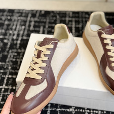代购级 MaisonMargiela MM6 马吉拉 26新色 情侣款 德训鞋 休闲 运动鞋 原版购入开发 做货 鬼才 代购级 MaisonMargiela MM6 马吉拉 26新色 情侣款 德训鞋 休闲 运动鞋 原版购入开发 做货 鬼才