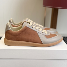 代购级 MaisonMargiela MM6 马吉拉 26新色 情侣款 德训鞋 休闲 运动鞋 原版购入开发 做货 鬼才 代购级 MaisonMargiela MM6 马吉拉 26新色 情侣款 德训鞋 休闲 运动鞋 原版购入开发 做货 鬼才