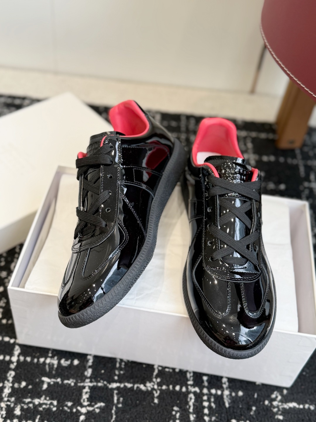 代购级 MaisonMargiela MM6 马吉拉 26新色 情侣款 德训鞋 休闲 运动鞋 原版购入开发 做货 鬼才 代购级 MaisonMargiela MM6 马吉拉 26新色 情侣款 德训鞋 休闲 运动鞋 原版购入开发 做货 鬼才