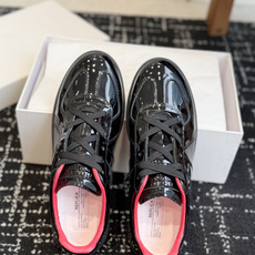 代购级 MaisonMargiela MM6 马吉拉 26新色 情侣款 德训鞋 休闲 运动鞋 原版购入开发 做货 鬼才 代购级 MaisonMargiela MM6 马吉拉 26新色 情侣款 德训鞋 休闲 运动鞋 原版购入开发 做货 鬼才