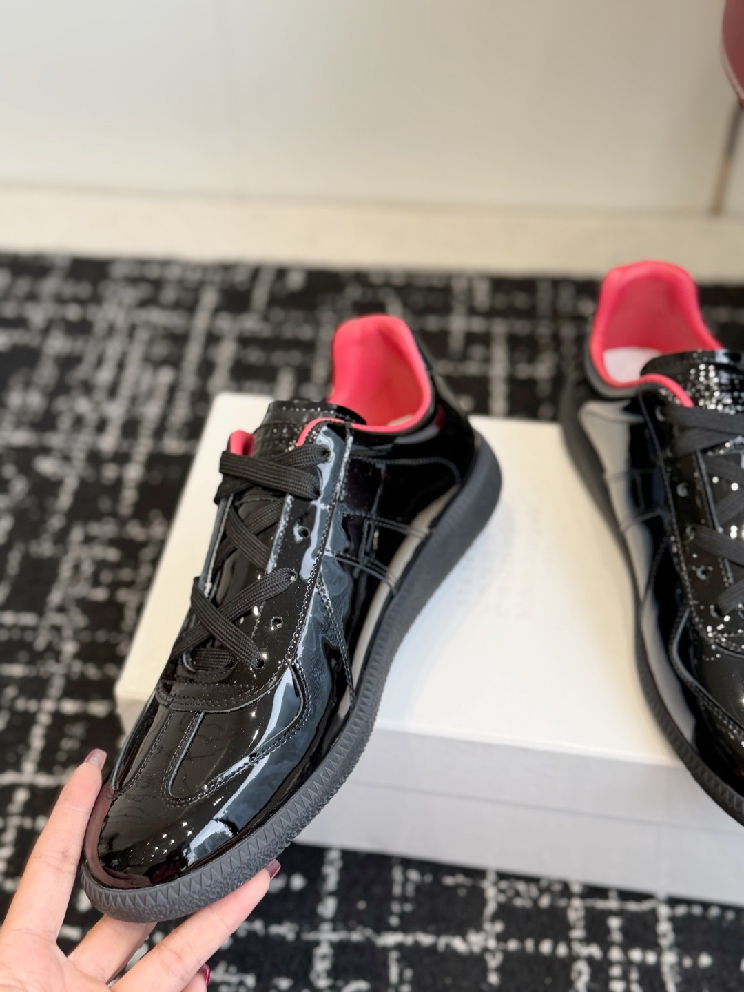 代购级 MaisonMargiela MM6 马吉拉 26新色 情侣款 德训鞋 休闲 运动鞋 原版购入开发 做货 鬼才 代购级 MaisonMargiela MM6 马吉拉 26新色 情侣款 德训鞋 休闲 运动鞋 原版购入开发 做货 鬼才