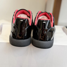 代购级 MaisonMargiela MM6 马吉拉 26新色 情侣款 德训鞋 休闲 运动鞋 原版购入开发 做货 鬼才 代购级 MaisonMargiela MM6 马吉拉 26新色 情侣款 德训鞋 休闲 运动鞋 原版购入开发 做货 鬼才