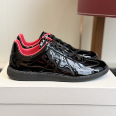 代购级 MaisonMargiela MM6 马吉拉 26新色 情侣款 德训鞋 休闲 运动鞋 原版购入开发 做货 鬼才 代购级 MaisonMargiela MM6 马吉拉 26新色 情侣款 德训鞋 休闲 运动鞋 原版购入开发 做货 鬼才