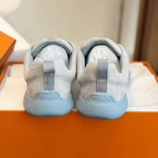 东莞代购级(女款) Hermes爱马仕运动宽休闲鞋 鞋子按照原版打版调试的鞋型,整体包容性强 上脚舒适轻便不挑脚,简约大 东莞代购级(女款) Hermes爱马仕运动宽休闲鞋 鞋子按照原版打版调试的鞋型,整体包容性强 上脚舒适轻便不挑脚,简约大
