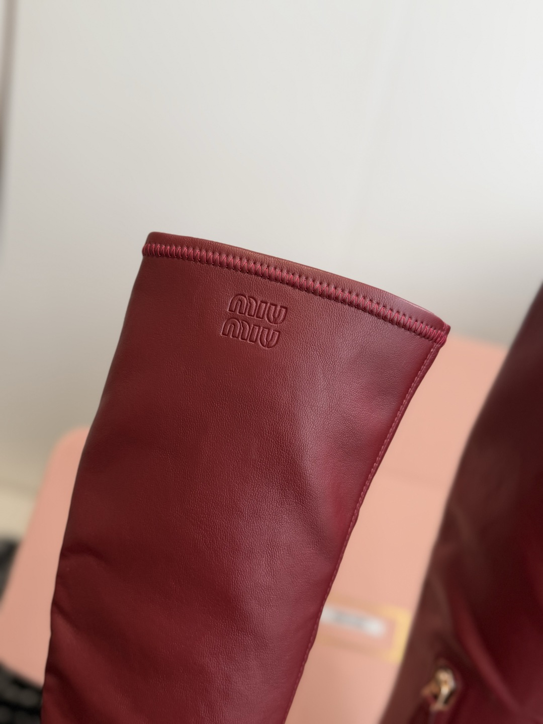 代购级 miu miu 运动休闲靴子弹力靴 26ss 秋冬新连 弹力pu 触感舒适柔软,仿佛第二层肌肤般贴合脚部,柔韧性 代购级 miu miu 运动休闲靴子弹力靴 26ss 秋冬新连 弹力pu 触感舒适柔软,仿佛第二层肌肤般贴合脚部,柔韧性
