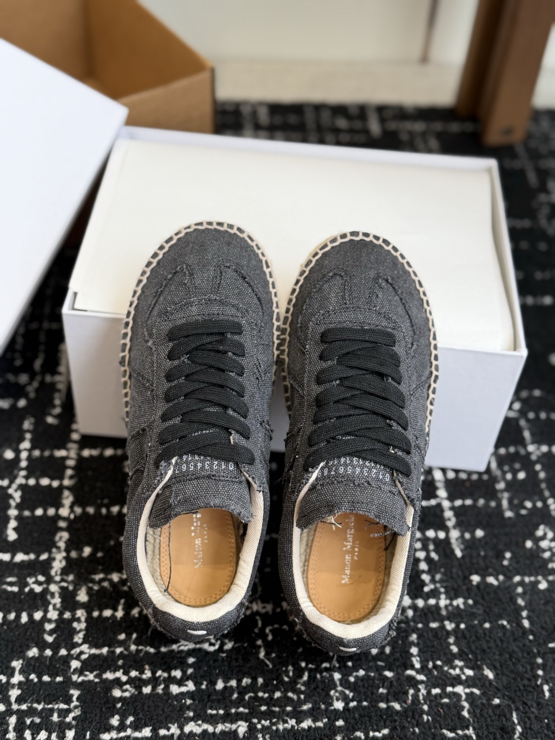 代购级 MaisonMargiela MM6 马吉拉 26ss休闲 渔夫鞋 经典永不过时的鞋型 简约的设计 极具辨识度的