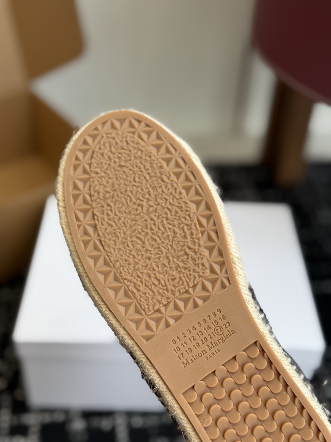代购级 MaisonMargiela MM6 马吉拉 26ss休闲 渔夫鞋 经典永不过时的鞋型 简约的设计 极具辨识度的
