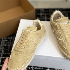 代购级 MaisonMargiela MM6 马吉拉 26ss休闲 渔夫鞋 经典永不过时的鞋型 简约的设计 极具辨识度的 代购级 MaisonMargiela MM6 马吉拉 26ss休闲 渔夫鞋 经典永不过时的鞋型 简约的设计 极具辨识度的