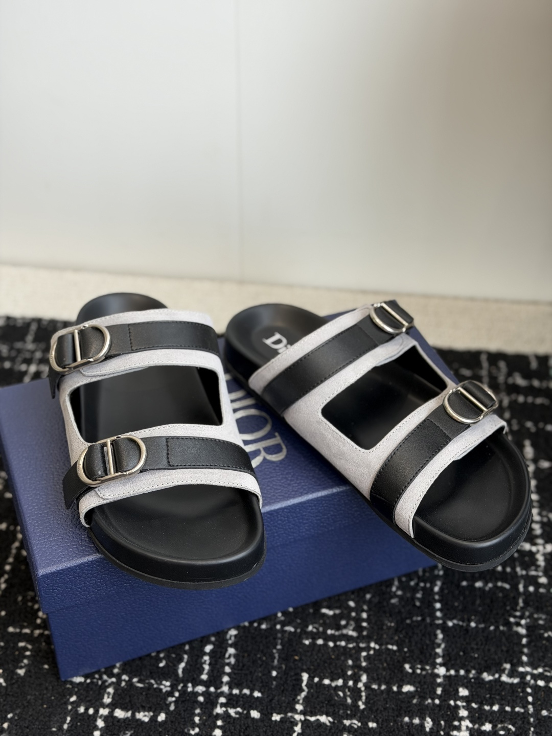 代购级 Dior 25ss 春夏最新款 男士超轻发泡大底 凉拖 夏威夷沙滩运动拖鞋 Angelababy入主迪·奥春 代购级 Dior 25ss 春夏最新款 男士超轻发泡大底 凉拖 夏威夷沙滩运动拖鞋 Angelababy入主迪·奥春