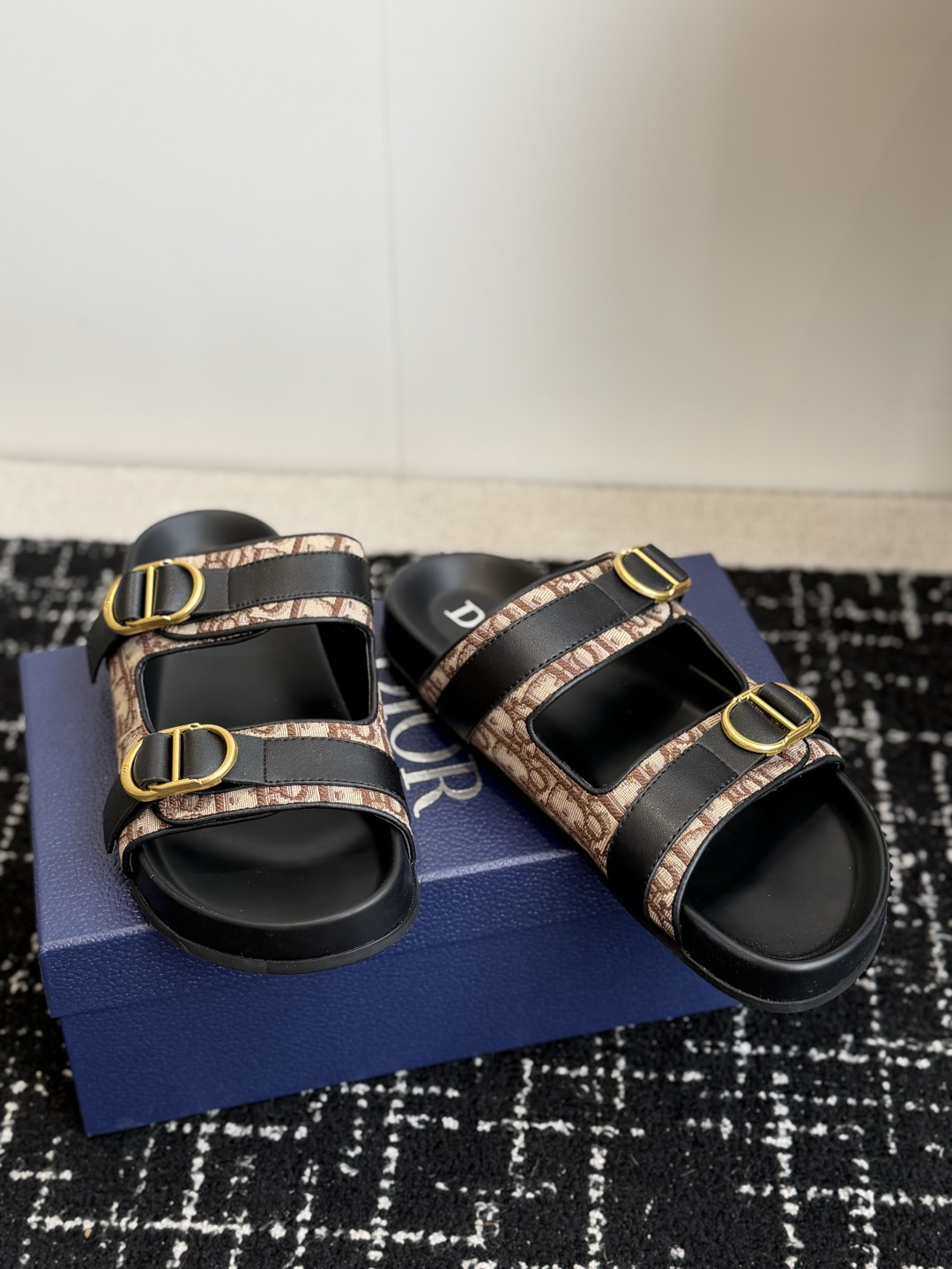 代购级 Dior  25ss 春夏最新款  男士超轻发泡大底 凉拖 夏威夷沙滩运动拖鞋 Angelababy入主迪·奥春