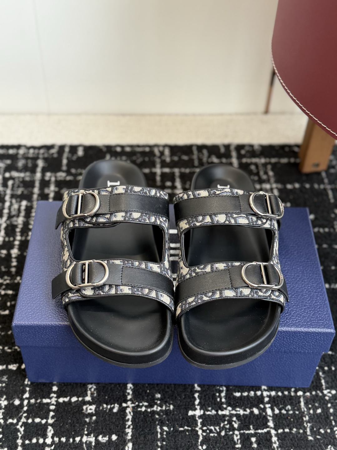 代购级 Dior 25ss 春夏最新款 男士超轻发泡大底 凉拖 夏威夷沙滩运动拖鞋 Angelababy入主迪·奥春 代购级 Dior 25ss 春夏最新款 男士超轻发泡大底 凉拖 夏威夷沙滩运动拖鞋 Angelababy入主迪·奥春