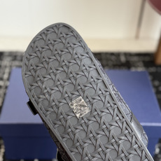 代购级 Dior 25ss 春夏最新款 男士超轻发泡大底 凉拖 夏威夷沙滩运动拖鞋 Angelababy入主迪·奥春 代购级 Dior 25ss 春夏最新款 男士超轻发泡大底 凉拖 夏威夷沙滩运动拖鞋 Angelababy入主迪·奥春