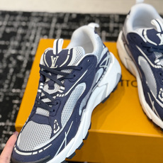 东莞代购级 Louis Vuitton路易威登 LV Tatic Runner 运动鞋 这款鞋是LV近年热门的“老爹鞋 东莞代购级 Louis Vuitton路易威登 LV Tatic Runner 运动鞋 这款鞋是LV近年热门的“老爹鞋