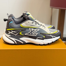 东莞代购级 Louis Vuitton路易威登 LV Tatic Runner 运动鞋 这款鞋是LV近年热门的“老爹鞋 东莞代购级 Louis Vuitton路易威登 LV Tatic Runner 运动鞋 这款鞋是LV近年热门的“老爹鞋