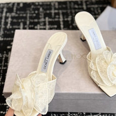 东莞代购级 Jimmy Choo jc 周仰杰 新款蕾丝高跟鞋,这对复古小蕾丝,绝对是鞋柜C位的不二之选!它不只是一 东莞代购级 Jimmy Choo jc 周仰杰 新款蕾丝高跟鞋,这对复古小蕾丝,绝对是鞋柜C位的不二之选!它不只是一