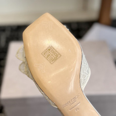 东莞代购级 Jimmy Choo jc 周仰杰 新款蕾丝高跟鞋,这对复古小蕾丝,绝对是鞋柜C位的不二之选!它不只是一 东莞代购级 Jimmy Choo jc 周仰杰 新款蕾丝高跟鞋,这对复古小蕾丝,绝对是鞋柜C位的不二之选!它不只是一