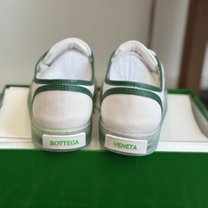 代购级 Bottega Veneta葆蝶家26ss 新款帆布休闲鞋 非常清新的颜色,让人眼前一亮,久违的小白鞋来啦~约会 代购级 Bottega Veneta葆蝶家26ss 新款帆布休闲鞋 非常清新的颜色,让人眼前一亮,久违的小白鞋来啦~约会
