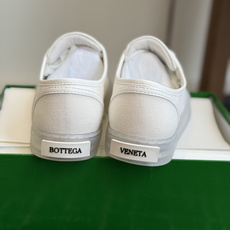 代购级 Bottega Veneta葆蝶家26ss 新款帆布休闲鞋 非常清新的颜色,让人眼前一亮,久违的小白鞋来啦~约会 代购级 Bottega Veneta葆蝶家26ss 新款帆布休闲鞋 非常清新的颜色,让人眼前一亮,久违的小白鞋来啦~约会