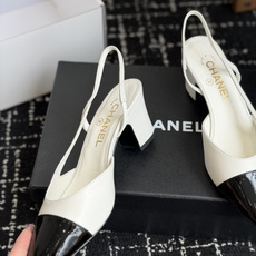 代购级 Chanel26ss夏季新款拼色尖头后空平底凉鞋 自带法式优雅的名媛气质,经典撞色鞋头设计,尖头线条柔和修长,后 代购级 Chanel26ss夏季新款拼色尖头后空平底凉鞋 自带法式优雅的名媛气质,经典撞色鞋头设计,尖头线条柔和修长,后