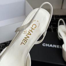 代购级 Chanel26ss夏季新款拼色尖头后空平底凉鞋 自带法式优雅的名媛气质,经典撞色鞋头设计,尖头线条柔和修长,后 代购级 Chanel26ss夏季新款拼色尖头后空平底凉鞋 自带法式优雅的名媛气质,经典撞色鞋头设计,尖头线条柔和修长,后