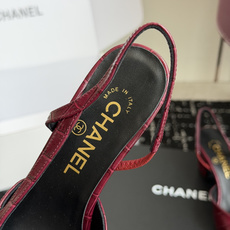 代购级 Chanel26ss夏季新款拼色尖头后空平底凉鞋 自带法式优雅的名媛气质,经典撞色鞋头设计,尖头线条柔和修长,后 代购级 Chanel26ss夏季新款拼色尖头后空平底凉鞋 自带法式优雅的名媛气质,经典撞色鞋头设计,尖头线条柔和修长,后