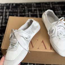 代购级 小众品牌VIVAIA26ss休闲鞋 这双缎面系带芭蕾鞋直接戳中少女心,丝滑缎面丝带可系蝴蝶结,酒红、裸粉、米白5 代购级 小众品牌VIVAIA26ss休闲鞋 这双缎面系带芭蕾鞋直接戳中少女心,丝滑缎面丝带可系蝴蝶结,酒红、裸粉、米白5