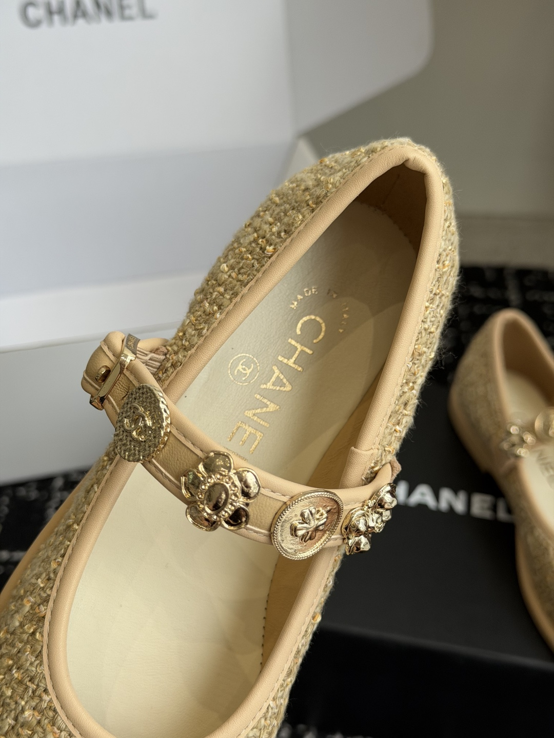 代购级(⚠️官网同步✈️盒包装) Chanel 26ss 小香 新款 硬币花 玛丽珍 乐福鞋春夏香家必备爆款 女神系列, 代购级(⚠️官网同步✈️盒包装) Chanel 26ss 小香 新款 硬币花 玛丽珍 乐福鞋春夏香家必备爆款 女神系列,