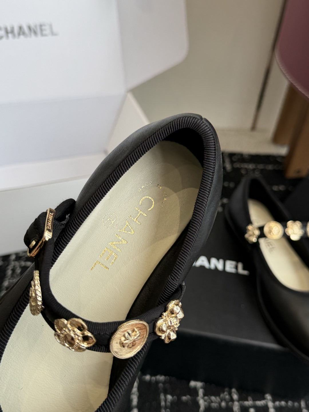 代购级(⚠️官网同步✈️盒包装) Chanel 26ss 小香 新款 硬币花 玛丽珍 乐福鞋春夏香家必备爆款 女神系列, 代购级(⚠️官网同步✈️盒包装) Chanel 26ss 小香 新款 硬币花 玛丽珍 乐福鞋春夏香家必备爆款 女神系列,