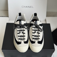 东莞代购级 Chanel26ss夏季新款复古休闲运动鞋 自带慵懒贵气氛围感的双C运动鞋系列,利落的低帮鞋型搭配经典品牌标 东莞代购级 Chanel26ss夏季新款复古休闲运动鞋 自带慵懒贵气氛围感的双C运动鞋系列,利落的低帮鞋型搭配经典品牌标