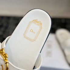 代购级 Dior 26ss 春夏最新款 超轻凉拖 夏威夷沙滩运动拖鞋 官顶级品质 抢先登陆 多色开售 码数吻合 配 代购级 Dior 26ss 春夏最新款 超轻凉拖 夏威夷沙滩运动拖鞋 官顶级品质 抢先登陆 多色开售 码数吻合 配