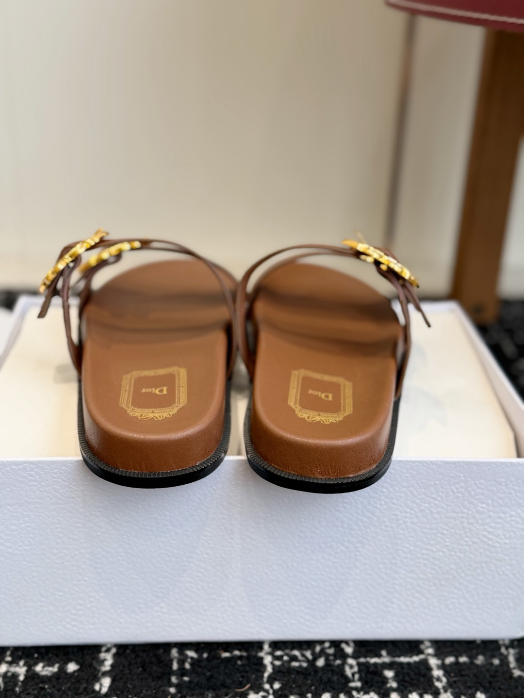 代购级 Dior 26ss 春夏最新款 超轻凉拖 夏威夷沙滩运动拖鞋 官顶级品质 抢先登陆 多色开售 码数吻合 配 代购级 Dior 26ss 春夏最新款 超轻凉拖 夏威夷沙滩运动拖鞋 官顶级品质 抢先登陆 多色开售 码数吻合 配