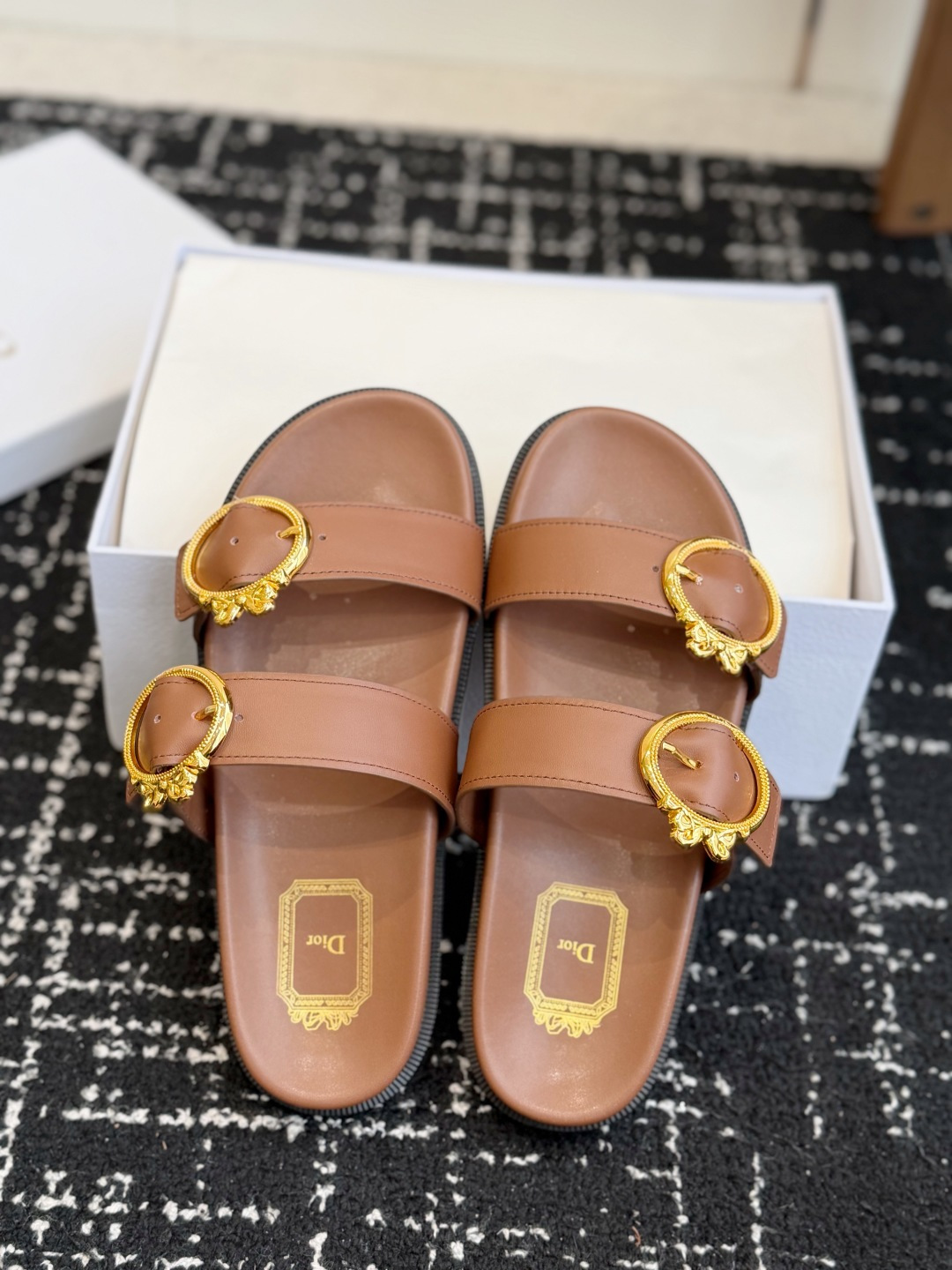 代购级 Dior 26ss 春夏最新款 超轻凉拖 夏威夷沙滩运动拖鞋 官顶级品质 抢先登陆 多色开售 码数吻合 配 代购级 Dior 26ss 春夏最新款 超轻凉拖 夏威夷沙滩运动拖鞋 官顶级品质 抢先登陆 多色开售 码数吻合 配