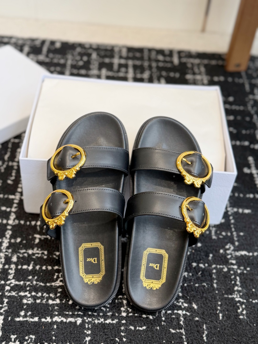 代购级 Dior  26ss 春夏最新款  超轻凉拖 夏威夷沙滩运动拖鞋 官顶级品质  抢先登陆 多色开售 码数吻合 配