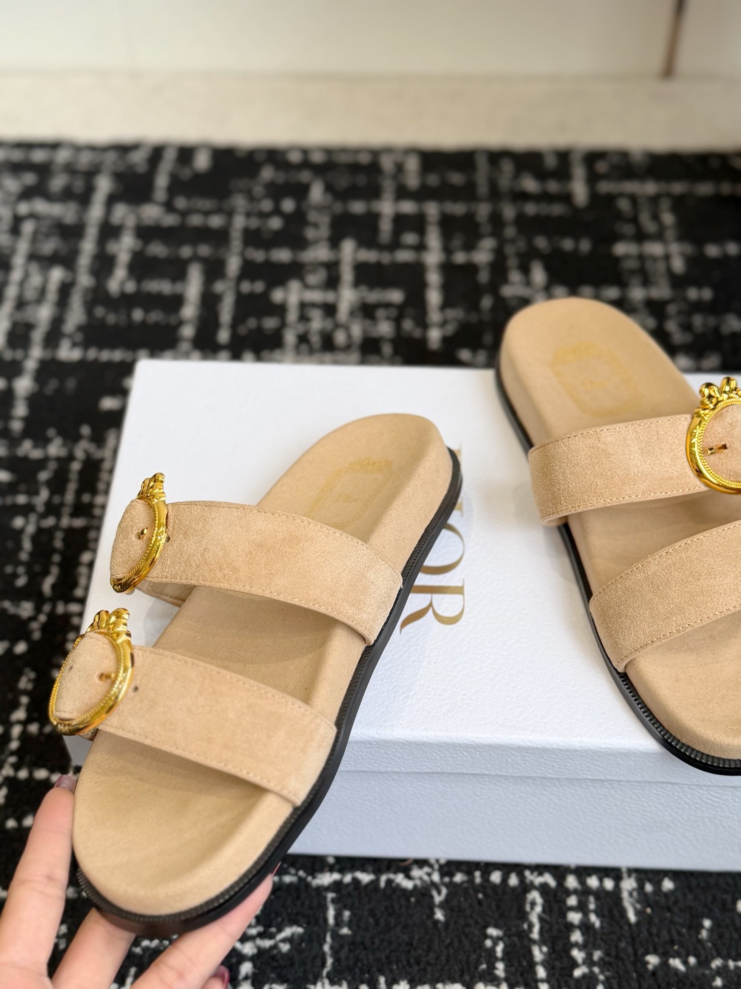 代购级 Dior 26ss 春夏最新款 超轻凉拖 夏威夷沙滩运动拖鞋 官顶级品质 抢先登陆 多色开售 码数吻合 配 代购级 Dior 26ss 春夏最新款 超轻凉拖 夏威夷沙滩运动拖鞋 官顶级品质 抢先登陆 多色开售 码数吻合 配
