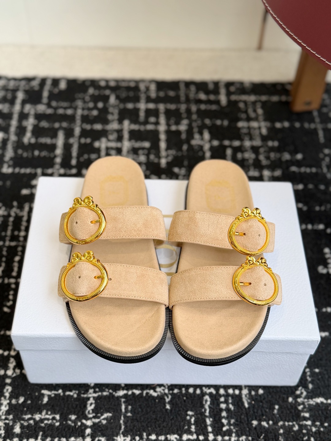 代购级 Dior 26ss 春夏最新款 超轻凉拖 夏威夷沙滩运动拖鞋 官顶级品质 抢先登陆 多色开售 码数吻合 配 代购级 Dior 26ss 春夏最新款 超轻凉拖 夏威夷沙滩运动拖鞋 官顶级品质 抢先登陆 多色开售 码数吻合 配