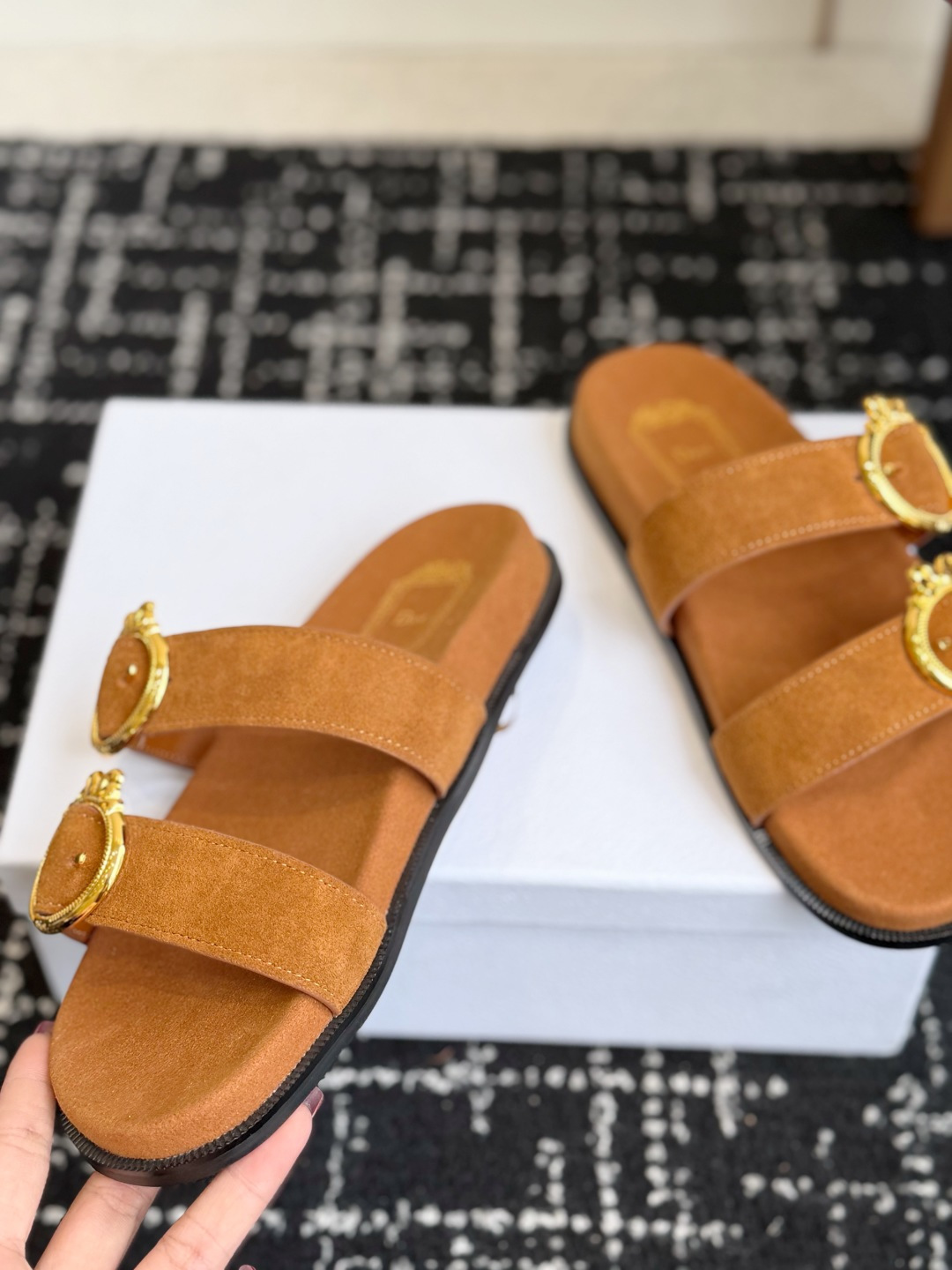 代购级 Dior 26ss 春夏最新款 超轻凉拖 夏威夷沙滩运动拖鞋 官顶级品质 抢先登陆 多色开售 码数吻合 配 代购级 Dior 26ss 春夏最新款 超轻凉拖 夏威夷沙滩运动拖鞋 官顶级品质 抢先登陆 多色开售 码数吻合 配