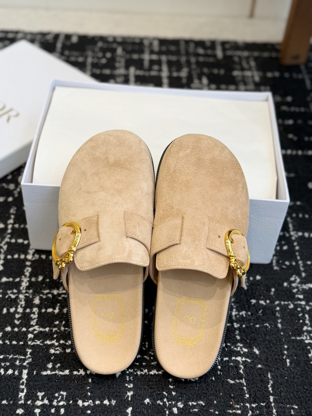 代购级 Dior 26ss 春夏最新款 超轻凉拖 夏威夷沙滩运动拖鞋 官顶级品质 抢先登陆 多色开售 码数吻合 配 代购级 Dior 26ss 春夏最新款 超轻凉拖 夏威夷沙滩运动拖鞋 官顶级品质 抢先登陆 多色开售 码数吻合 配