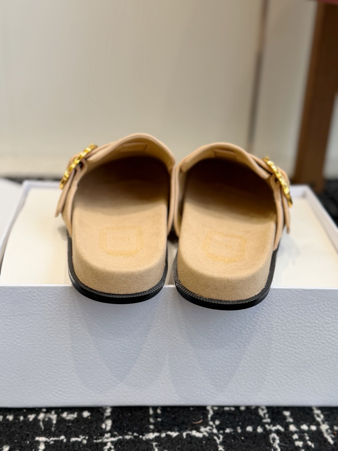 代购级 Dior 26ss 春夏最新款 超轻凉拖 夏威夷沙滩运动拖鞋 官顶级品质 抢先登陆 多色开售 码数吻合 配 代购级 Dior 26ss 春夏最新款 超轻凉拖 夏威夷沙滩运动拖鞋 官顶级品质 抢先登陆 多色开售 码数吻合 配