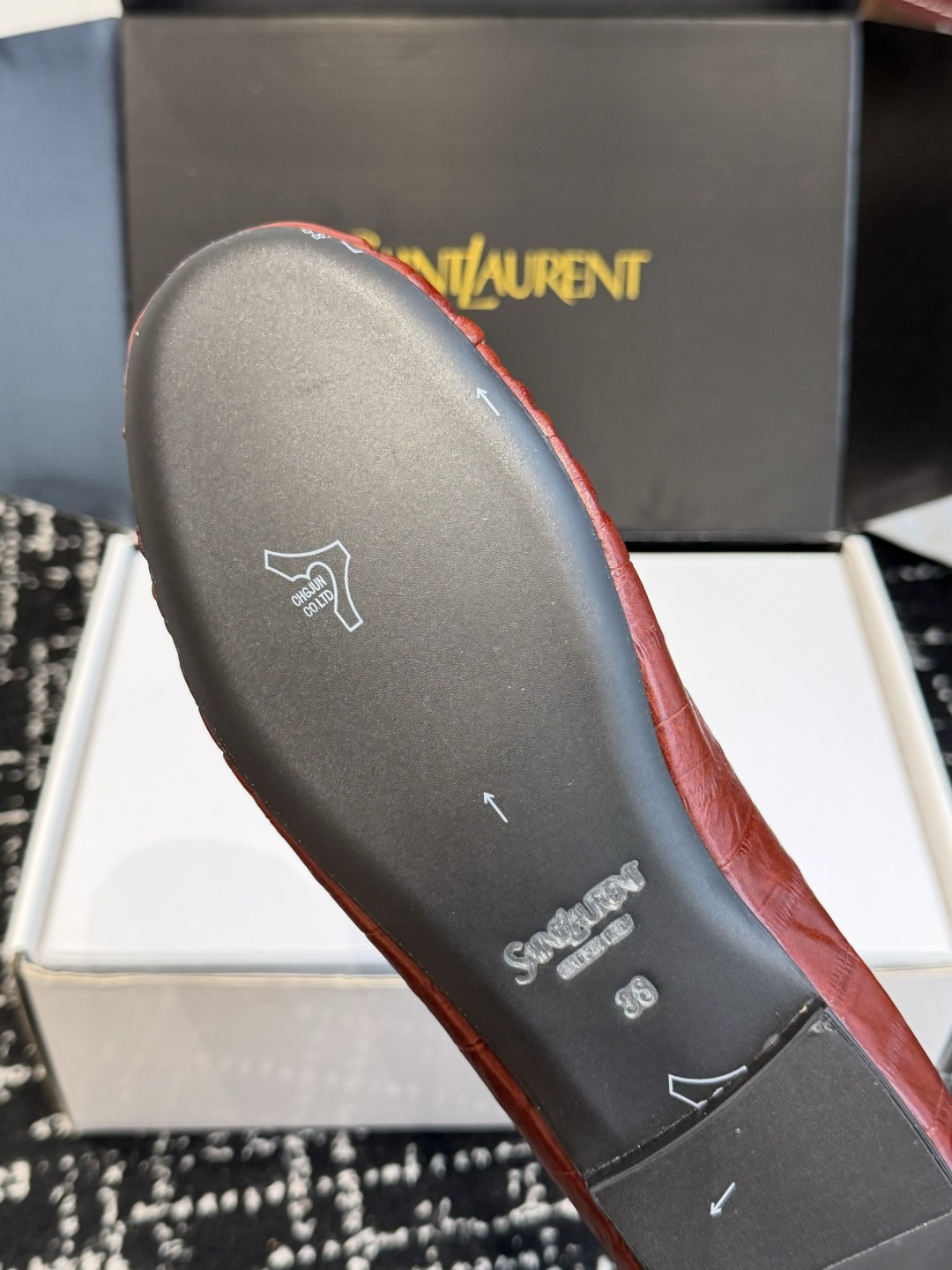 代购级(⚠️官网同步✈️盒包装) YSL Yves Saint Laurent (杨树林)大爆款情侣 樂福鞋小牛皮制造 代购级(⚠️官网同步✈️盒包装) YSL Yves Saint Laurent (杨树林)大爆款情侣 樂福鞋小牛皮制造