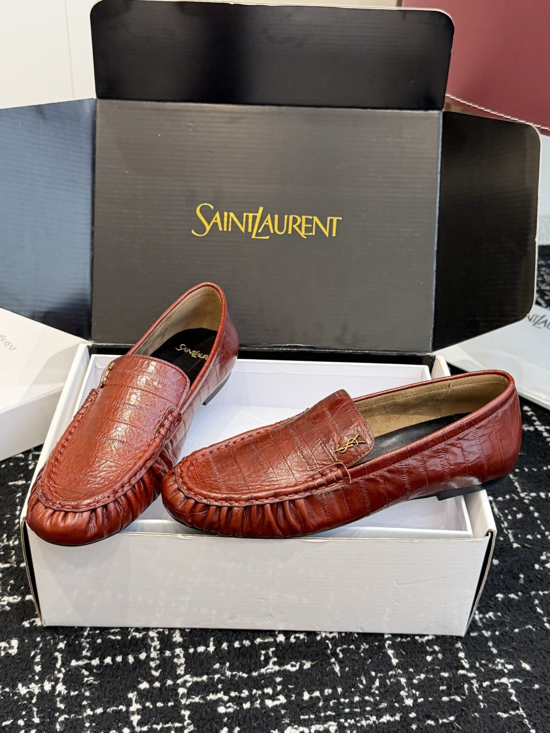 代购级(⚠️官网同步✈️盒包装) YSL Yves Saint Laurent (杨树林)大爆款情侣 樂福鞋小牛皮制造 代购级(⚠️官网同步✈️盒包装) YSL Yves Saint Laurent (杨树林)大爆款情侣 樂福鞋小牛皮制造