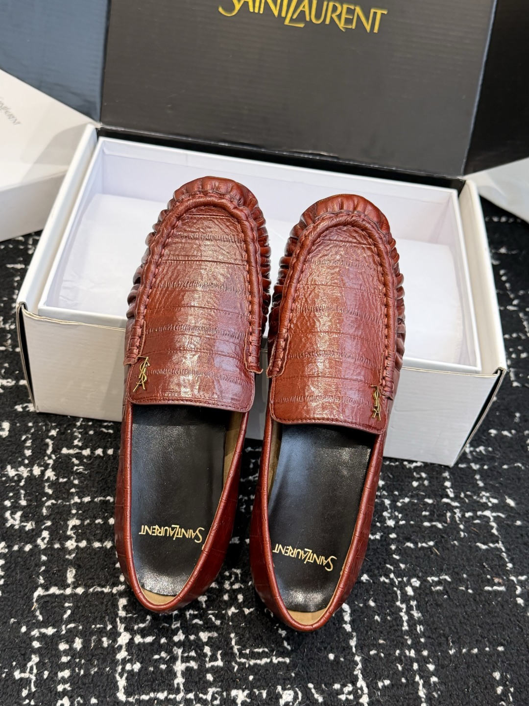 代购级(⚠️官网同步✈️盒包装) YSL Yves Saint Laurent (杨树林)大爆款情侣 樂福鞋小牛皮制造 代购级(⚠️官网同步✈️盒包装) YSL Yves Saint Laurent (杨树林)大爆款情侣 樂福鞋小牛皮制造