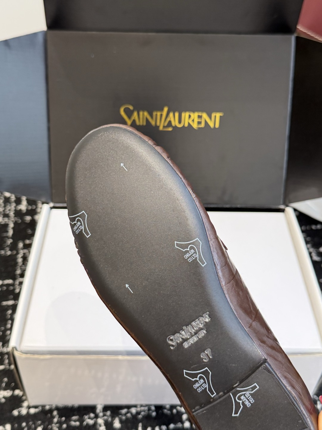 代购级(⚠️官网同步✈️盒包装) YSL Yves Saint Laurent (杨树林)大爆款情侣 樂福鞋小牛皮制造 代购级(⚠️官网同步✈️盒包装) YSL Yves Saint Laurent (杨树林)大爆款情侣 樂福鞋小牛皮制造