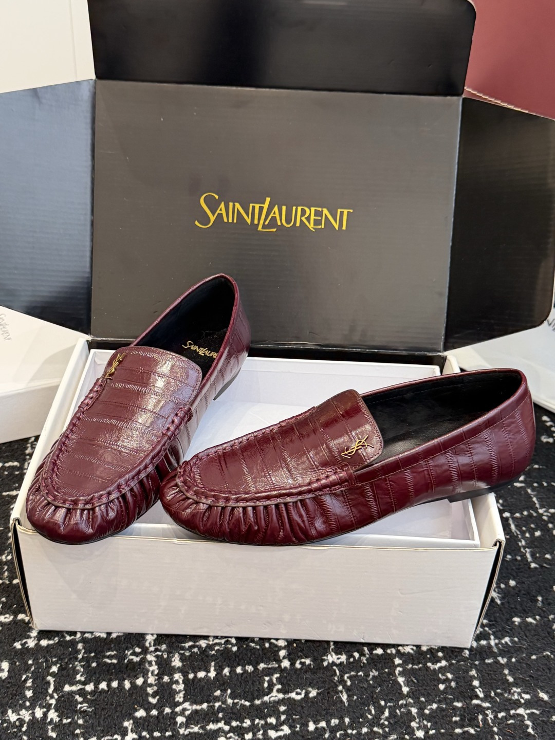 代购级(⚠️官网同步✈️盒包装) YSL Yves Saint Laurent (杨树林)大爆款情侣 樂福鞋小牛皮制造 代购级(⚠️官网同步✈️盒包装) YSL Yves Saint Laurent (杨树林)大爆款情侣 樂福鞋小牛皮制造