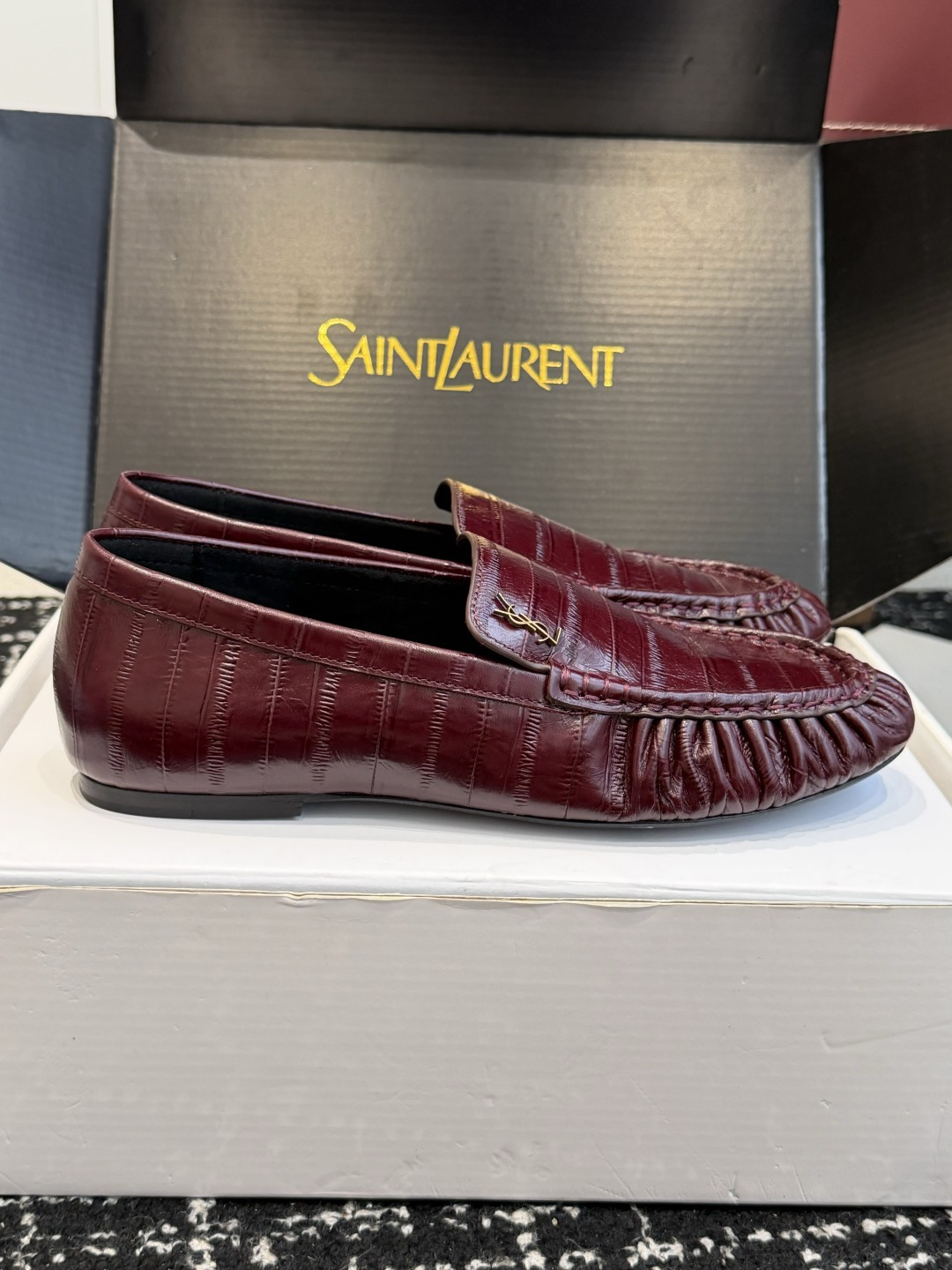 代购级(⚠️官网同步✈️盒包装) YSL Yves Saint Laurent (杨树林)大爆款情侣 樂福鞋小牛皮制造 代购级(⚠️官网同步✈️盒包装) YSL Yves Saint Laurent (杨树林)大爆款情侣 樂福鞋小牛皮制造