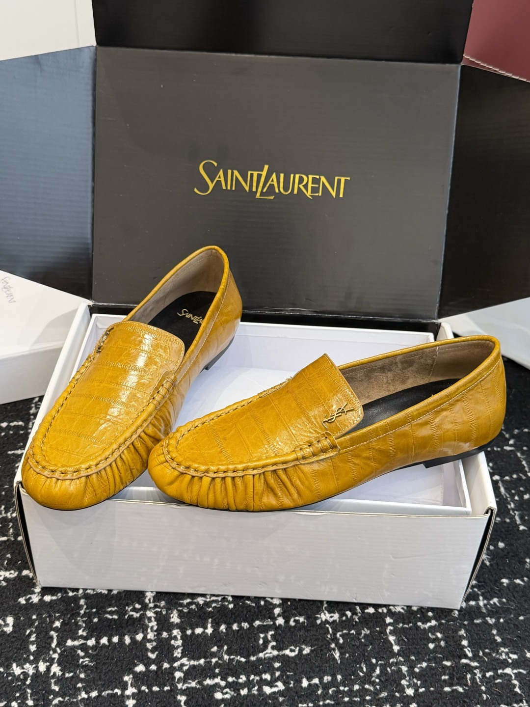 代购级(⚠️官网同步✈️盒包装) YSL Yves Saint Laurent (杨树林)大爆款情侣 樂福鞋小牛皮制造 代购级(⚠️官网同步✈️盒包装) YSL Yves Saint Laurent (杨树林)大爆款情侣 樂福鞋小牛皮制造